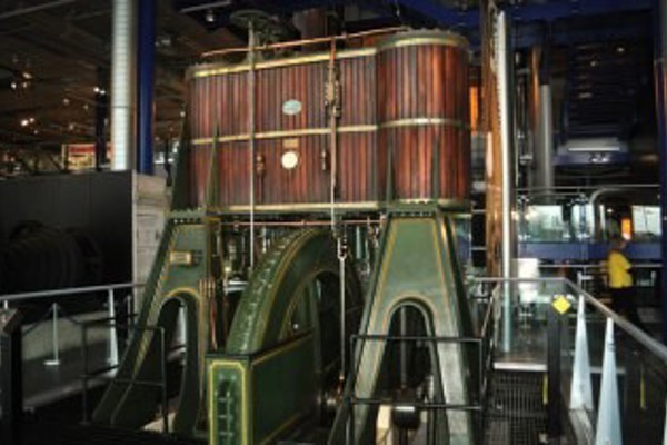 James Watt’s steam engine at the Thinktank museum in Birmingham (© Copyright Ashley Dace)